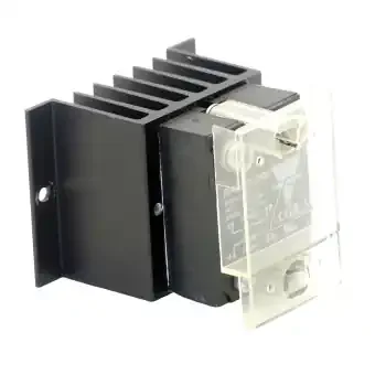 Carlo Gavazzi Halbleiterrelais mit Kühlkörper
